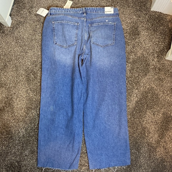Forever 21 Boyfriend Jeans Heavy Distressed Unfinished Hem Sz 34 NWT - Picture 5 of 7